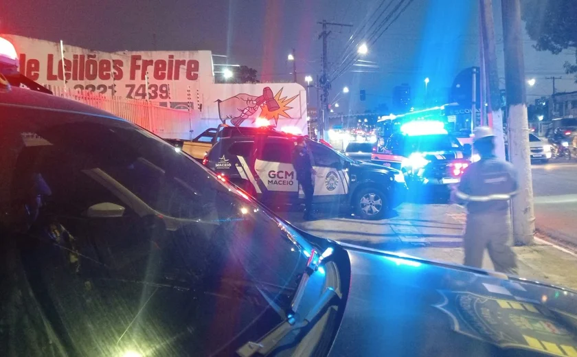 PM é flagrado com carro roubado no Recife e tenta fugir de abordagem em Maceió