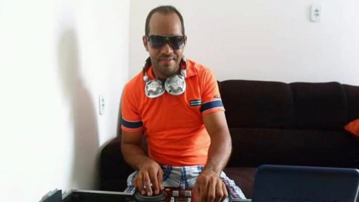 Quem era o cantor que morreu em acidente com cinco veículos no interior de AL