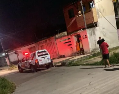 Irmãos são executados a tiros dentro de casa em Maceió