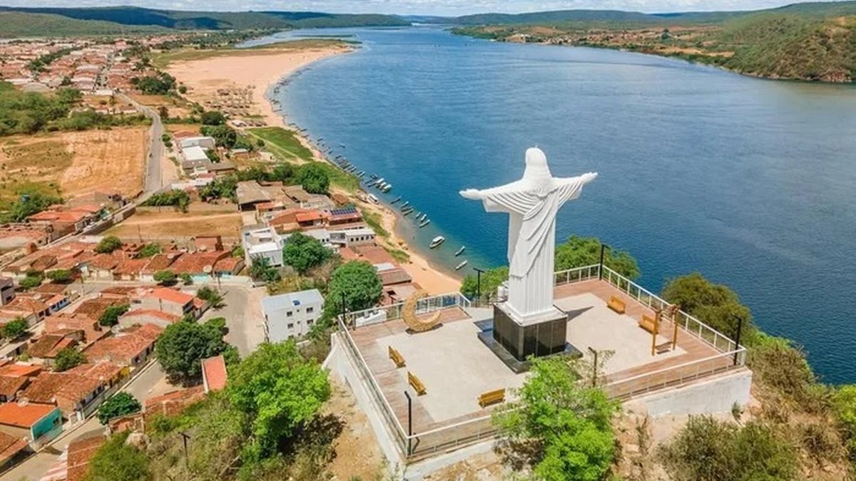 Homem é solto após oferecer dinheiro a criança em troca de beijo em Alagoas