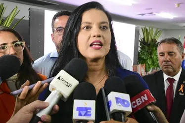 Paulo surpreende e anuncia saída de 5 secretários para eleição