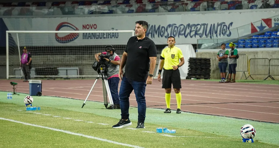 Eduardo Barroca assume responsabilidade pela derrota do CRB contra o remo: 'Peço desculpa ao torcedor'