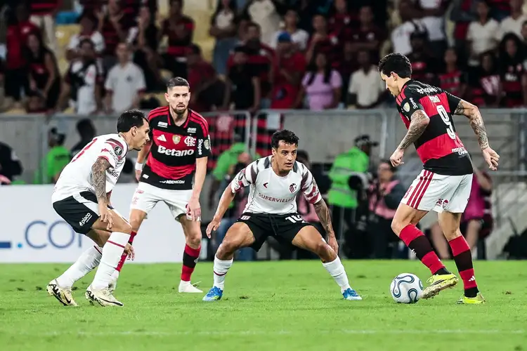 Flamengo enfrenta maratona de decisões e clássicos em sete jogos no mês