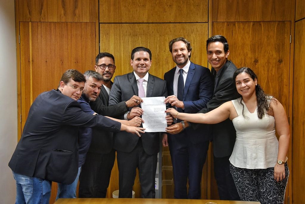 Pedro Vilela aposta em pautas de JHC e pode “herdar” votos do prefeito