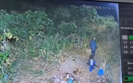 VÍDEO: Imagens mostram Peter com tio-avô horas antes de ser encontrado morto em Maceió