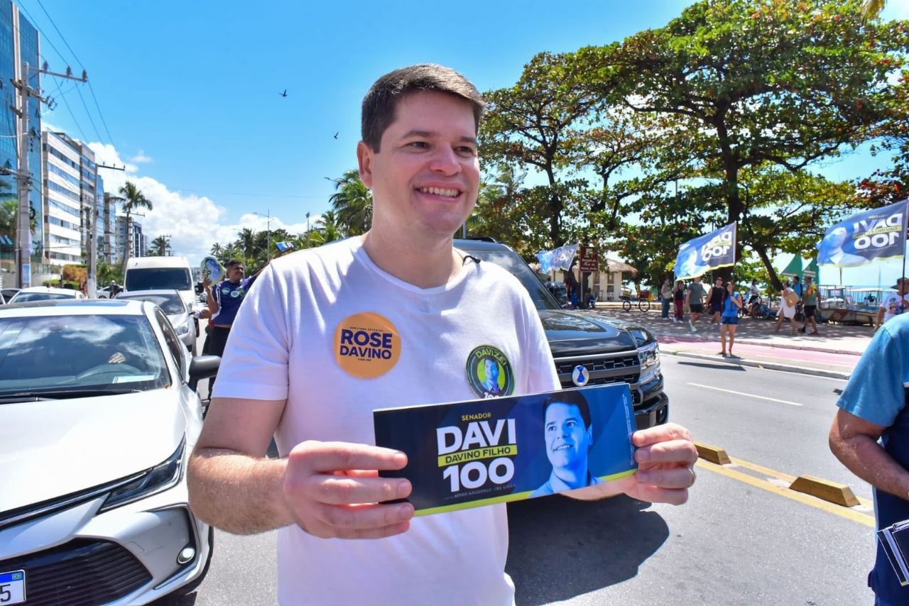 Candidato ao Senado, Davi Davino Filho aposta em campanha nas ruas