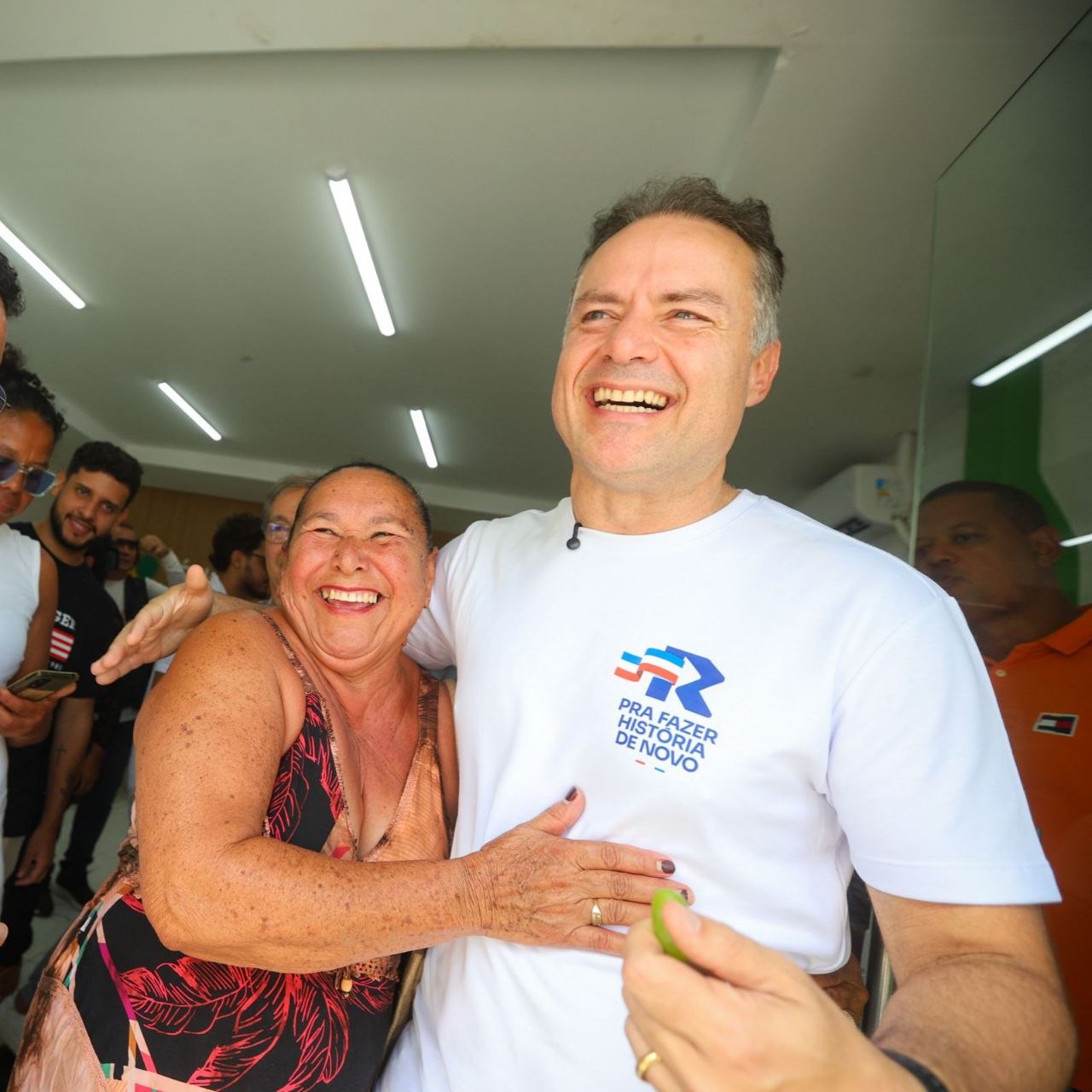 Renan Filho recebe homenagem de cooperativistas durante visita a Piaçabuçu