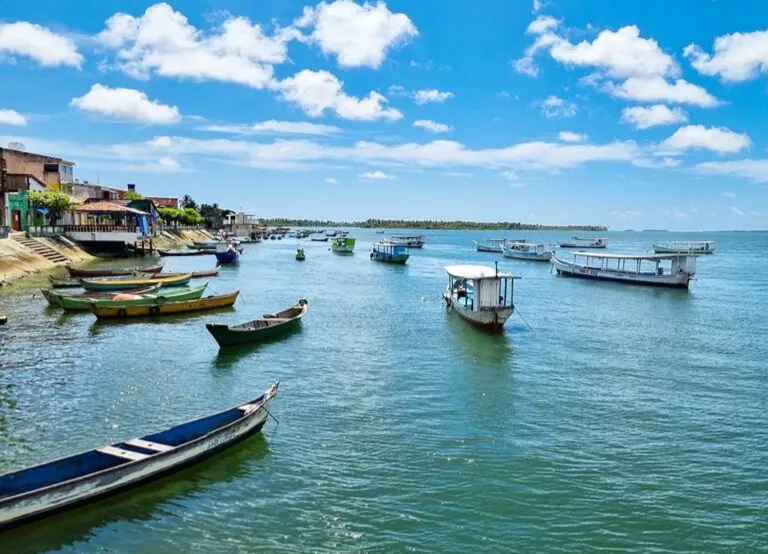 Piaçabuçu revela paisagens únicas entre o rio, o mar e a cultura alagoana