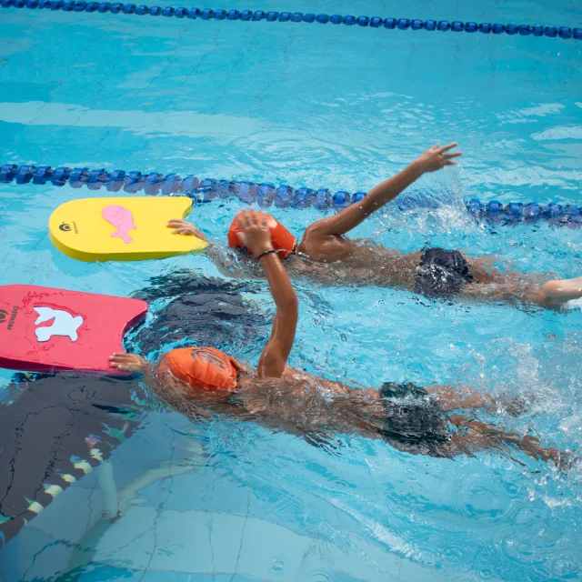 Criança quase morre em aula de natação e caso choca Maceió