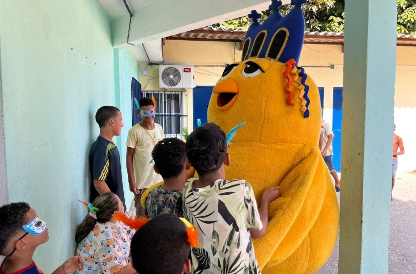 Pinto da Madrugada leva cultura a abrigo em ação da Prefeitura