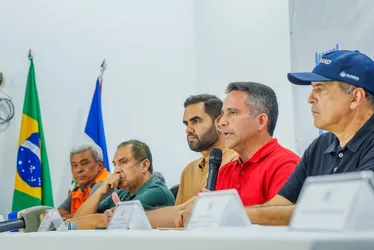 Piscou e estava pronta: Paulo Dantas reconstrói estrada em 48 horas