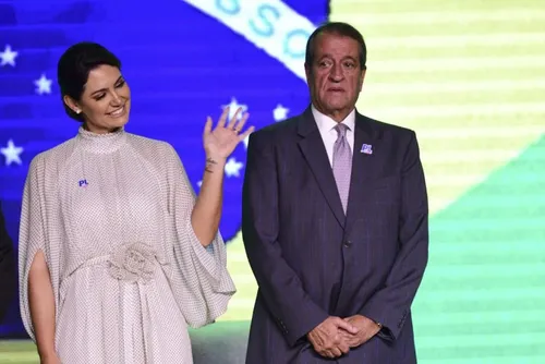 Michelle Bolsonaro deixa comando do PL Mulher