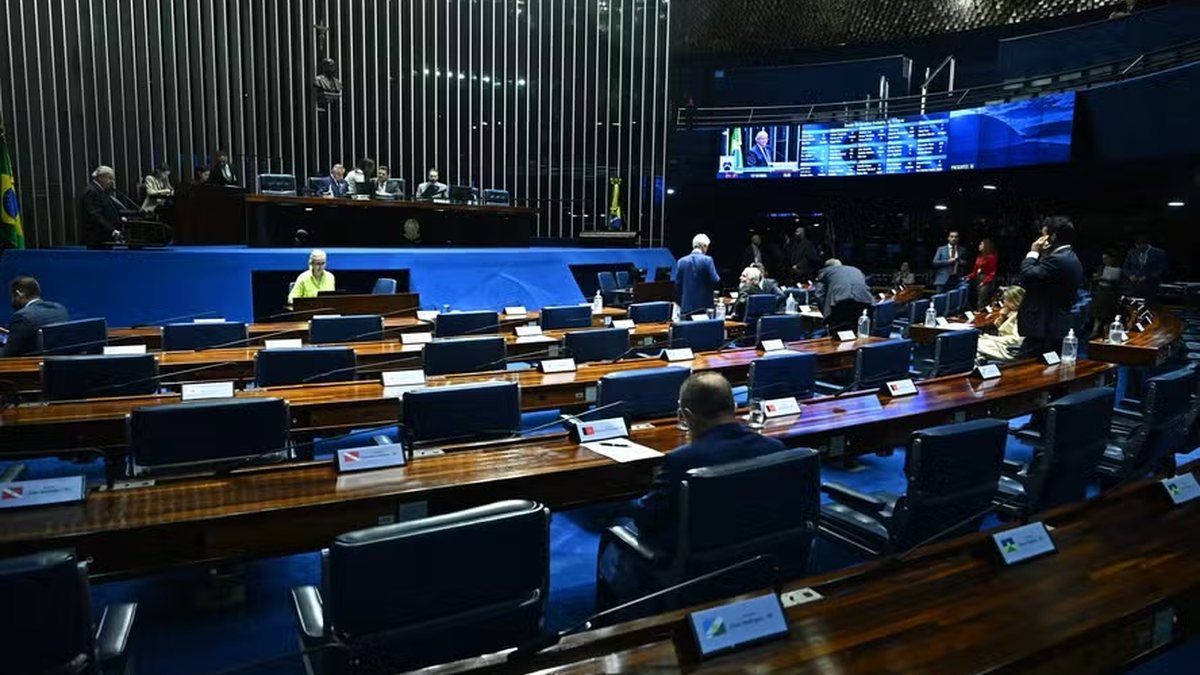 Senado aprova projeto que criminaliza IA em abuso sexual infantil