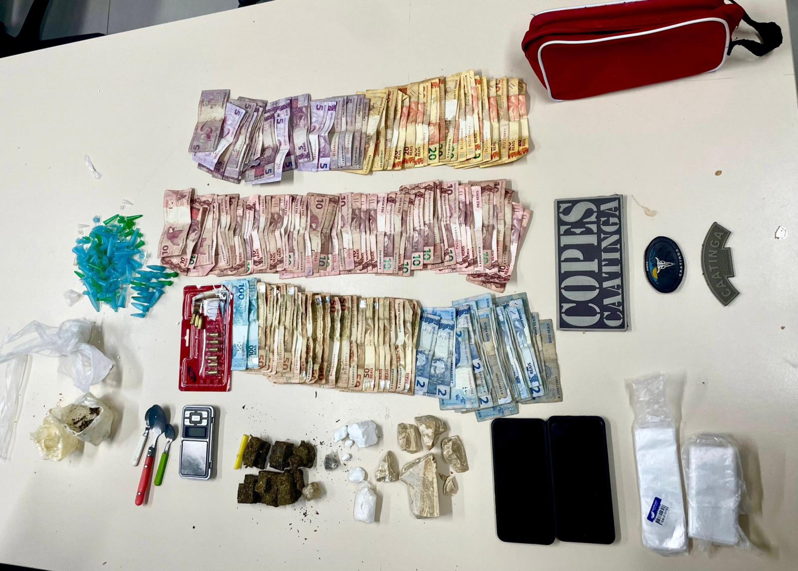 PM apreende armas de fogo e drogas na capital e interior de Alagoas