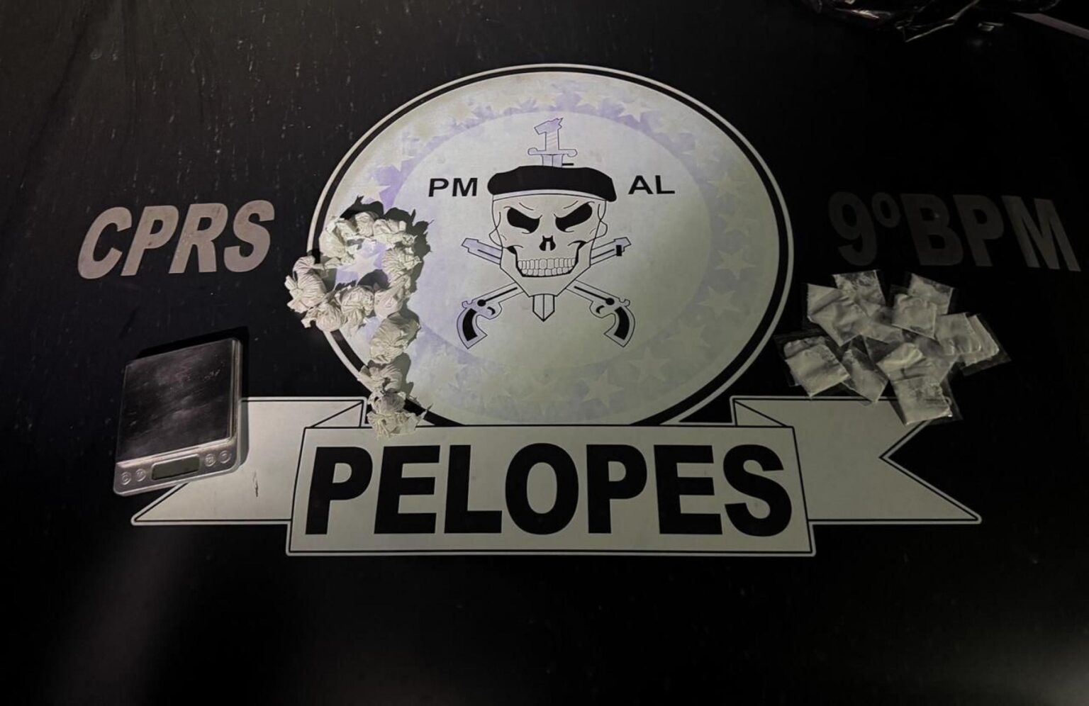 Jovem de 19 anos é preso com drogas e balança em Delmiro Gouveia