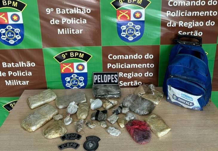 Moradores do sertão de Alagoas encontram mochila escolar com mais de 2kg de drogas