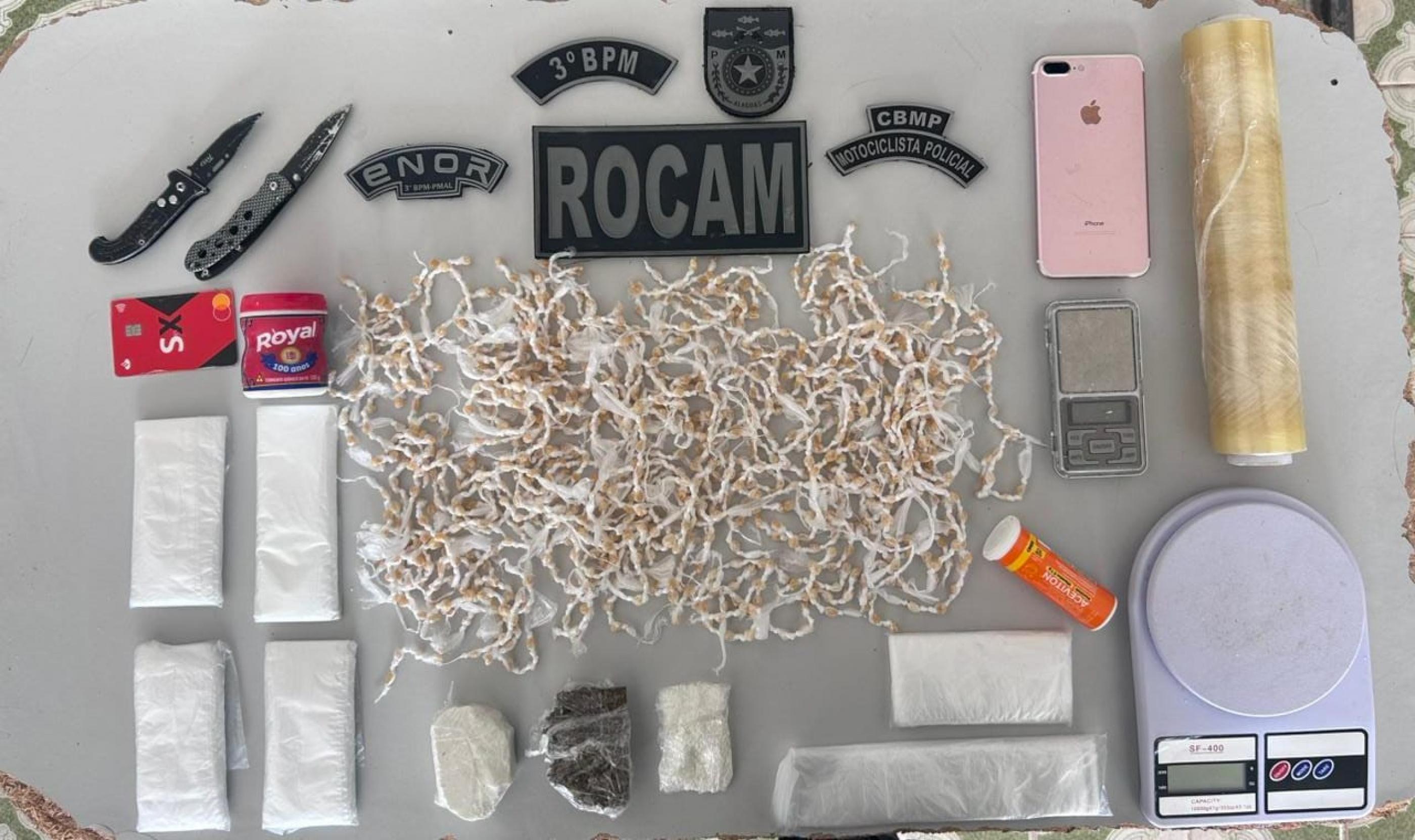 Quase mil pedras de crack são apreendidas em apartamento desocupado
