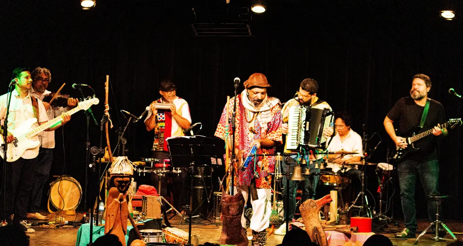Poesia de Berimbau leva Cacau Arcoverde ao Teatro de Arena Sérgio Cardoso em Maceió