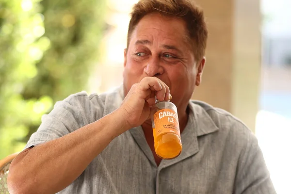 Leonardo adota pausa de 30 dias no álcool após alteração em exames de rotina