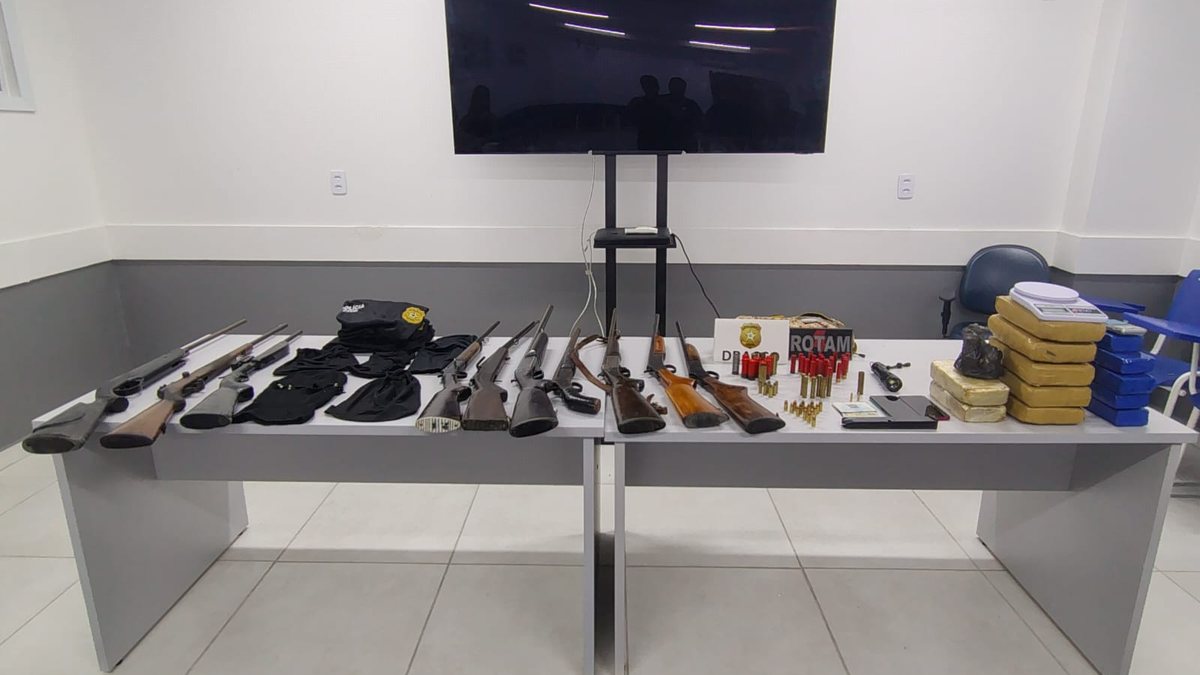 Operação apreende arsenal e drogas ligados ao Comando Vermelho em AL