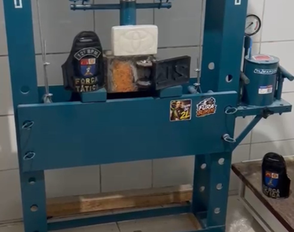 PM fecha refinaria de cocaína e prende casal durante operação em Maceió :