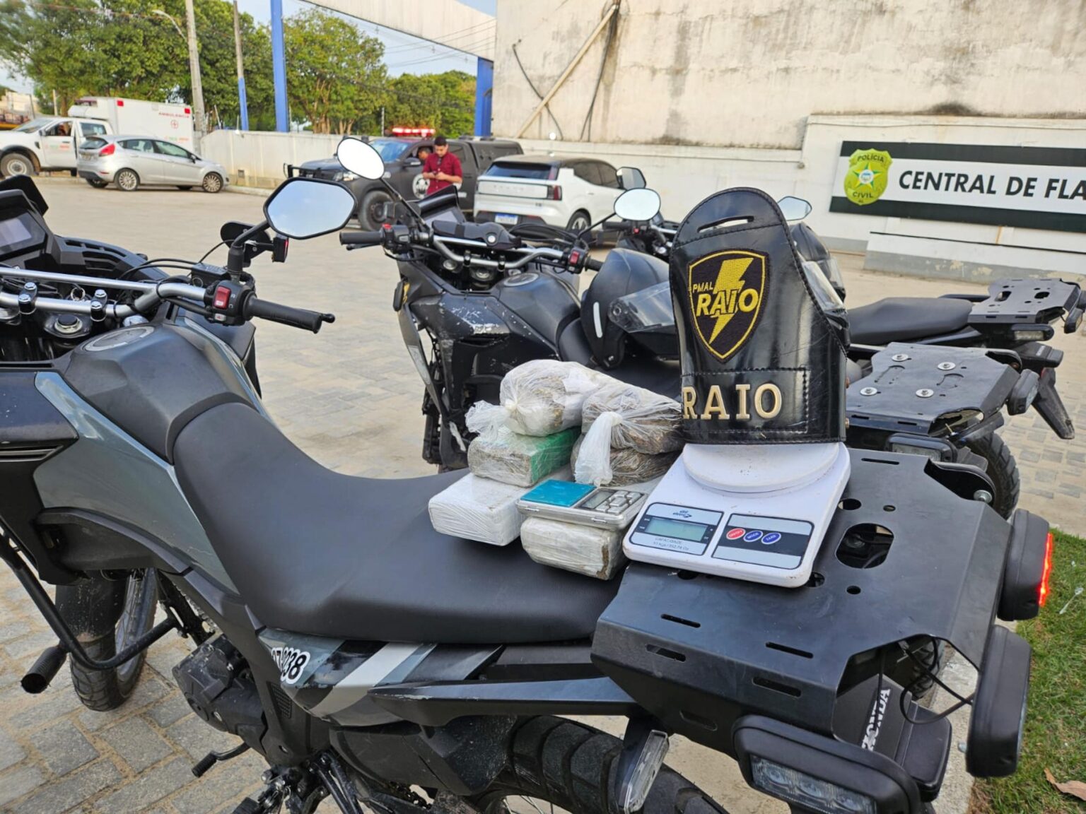 Operação da PM resulta em apreensão de drogas na Chã de Jaqueira