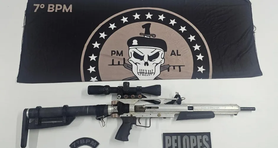 Polícia Militar apreende fuzil de suspeito foragido em Santana do Ipanema