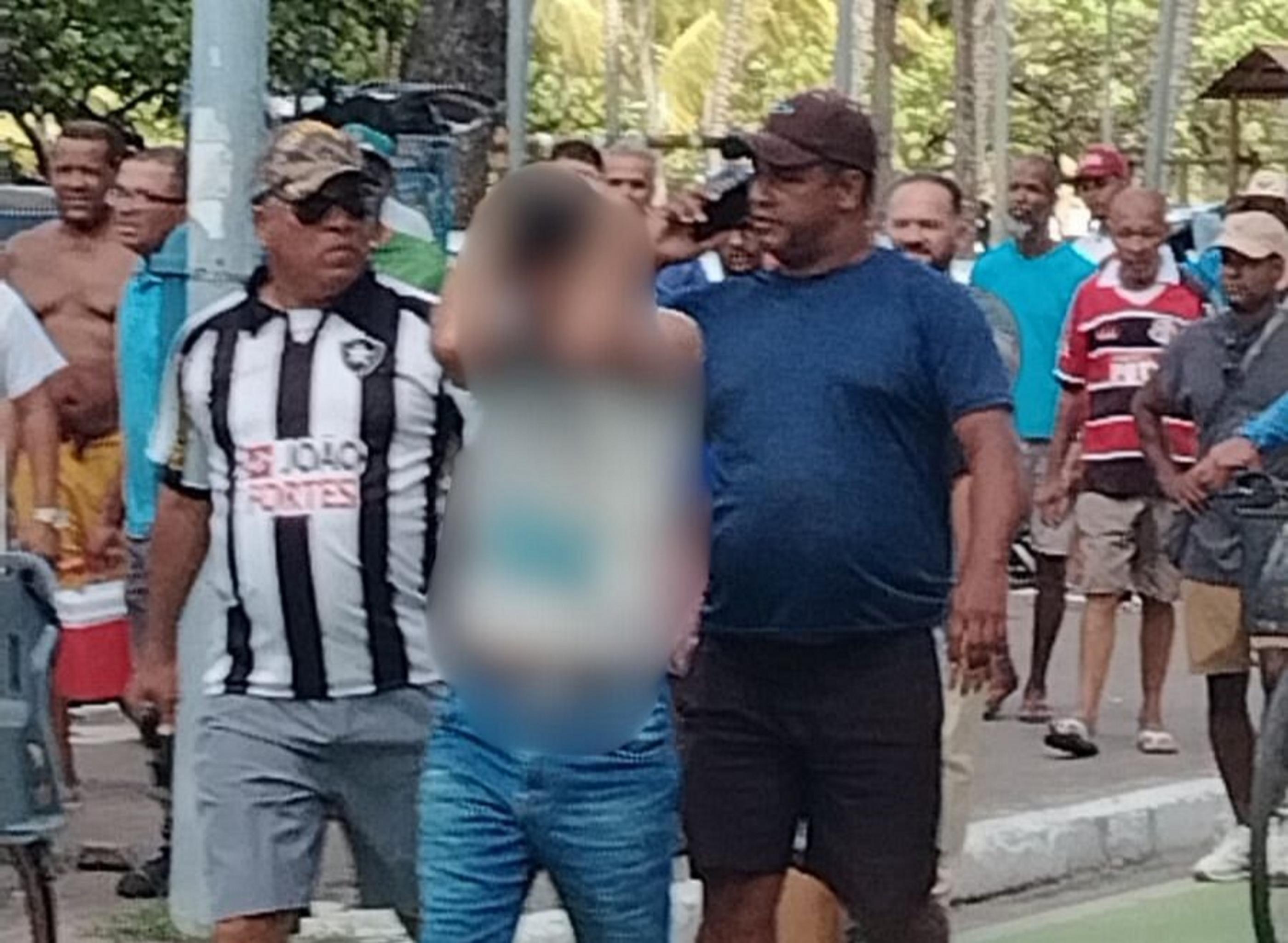 Homem mata outro a tiros e é preso por policial à paisana pouco tempo depois do crime em Maceió