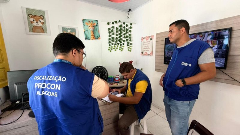 Procon orienta escolas de Maceió após novas regras de alimentação saudável