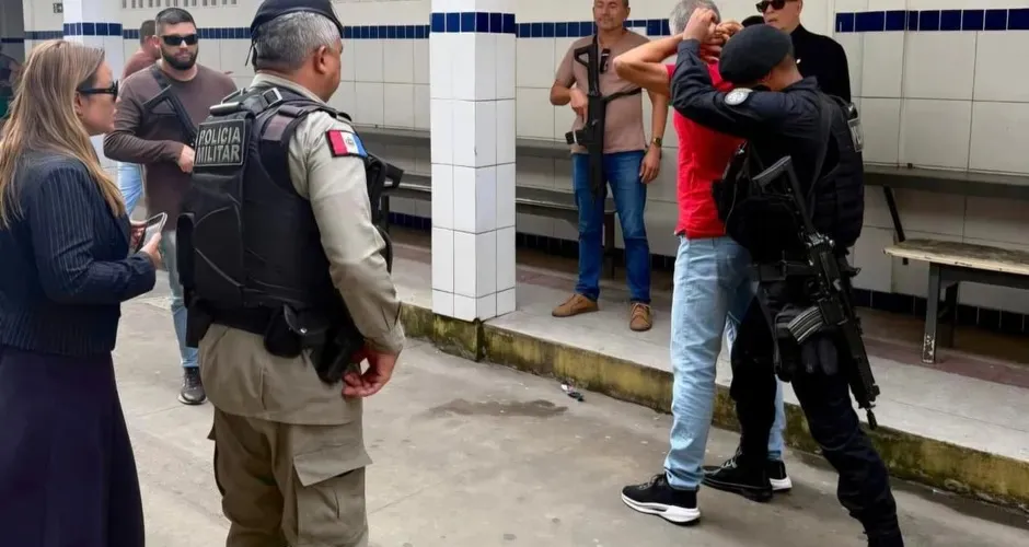 Professor acusado de abusar de alunos em Murici é solto pela Justiça