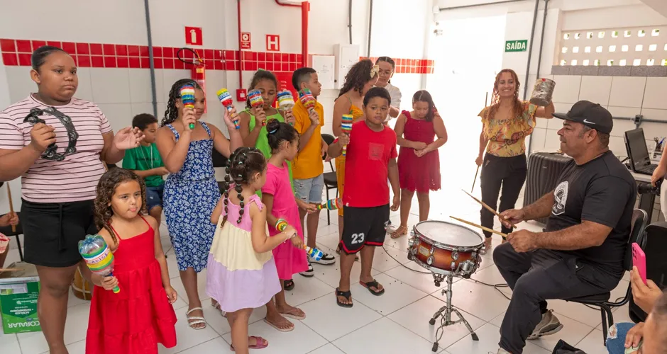 Projeto Melodia Sustentável incentiva criatividade e educação ambiental entre crianças dos Flexais
