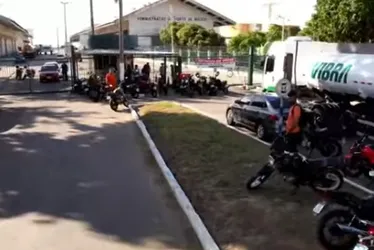 Protesto de portuários bloqueia acesso ao Porto de Maceió e causa congestionamento