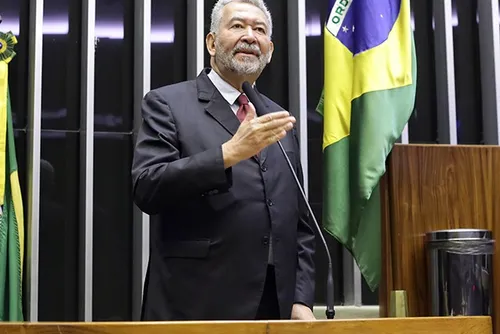 PT reage à perda do mandato de Paulão e vai ao STF