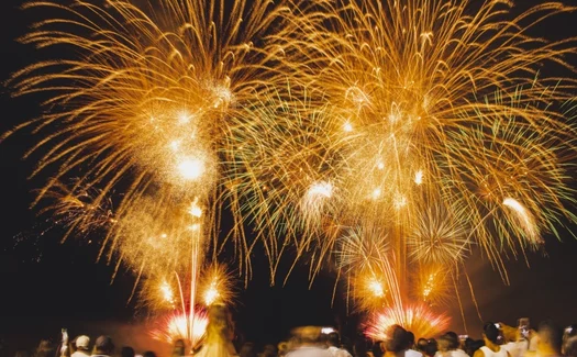 Maceió aposta em queima de fogos de baixo ruído com foco na inclusão