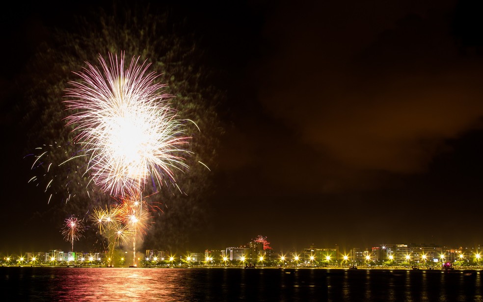 Prefeitura planeja réveillon 2022 com sete palcos em Maceió