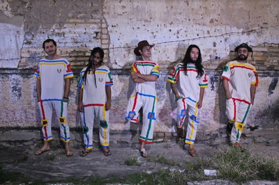Banda de Arapiraca, Quiçaça, disponibiliza show gratuito no Youtube