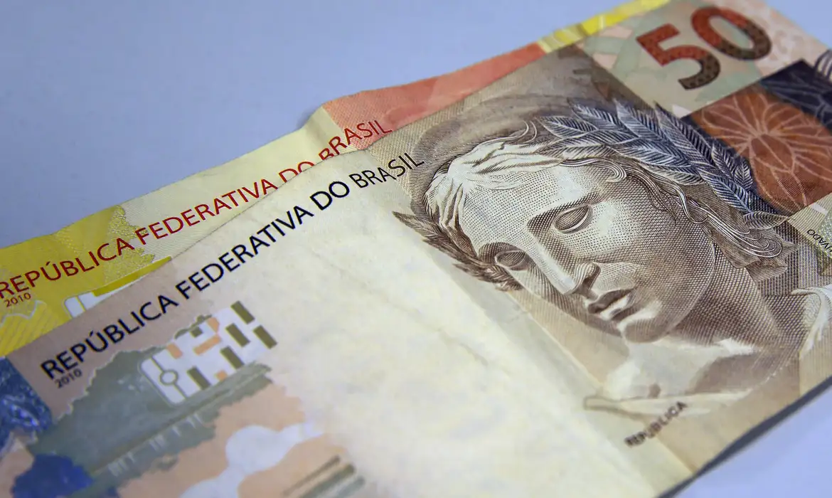 Ipea: mais ricos deveriam pagar 14% para igualar à classe média