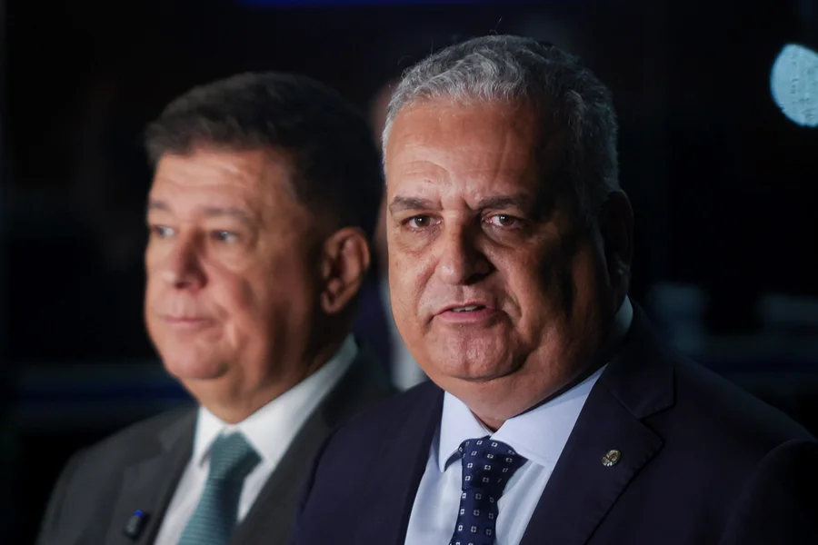 Relatório da CPMI do INSS de Alfredo Gaspar é rejeitado após longa votação