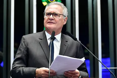 Renan “atropela” Lira e lidera disputa do Senado em todos os cenários