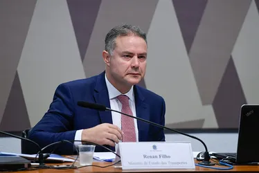 Renan Filho endurece discurso e pressiona Lira a votar isenção do IR