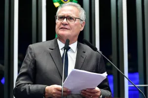 Renan alerta para risco de calote da Braskem contra vítimas de crime ambiental em Maceió