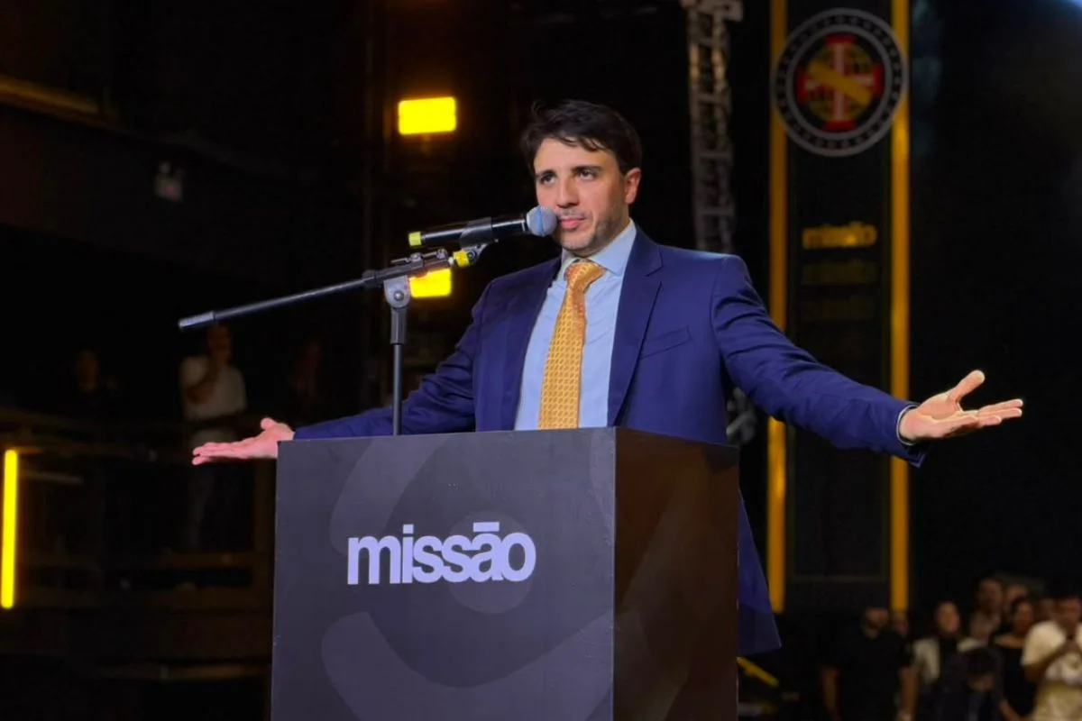 Partido Missão oficializa candidatura de Renan Santos à Presidência