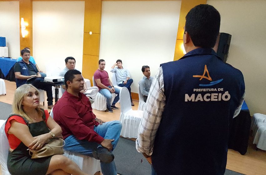 Gerente da orla se reúne com empresários dos setores de hotéis e restaurantes