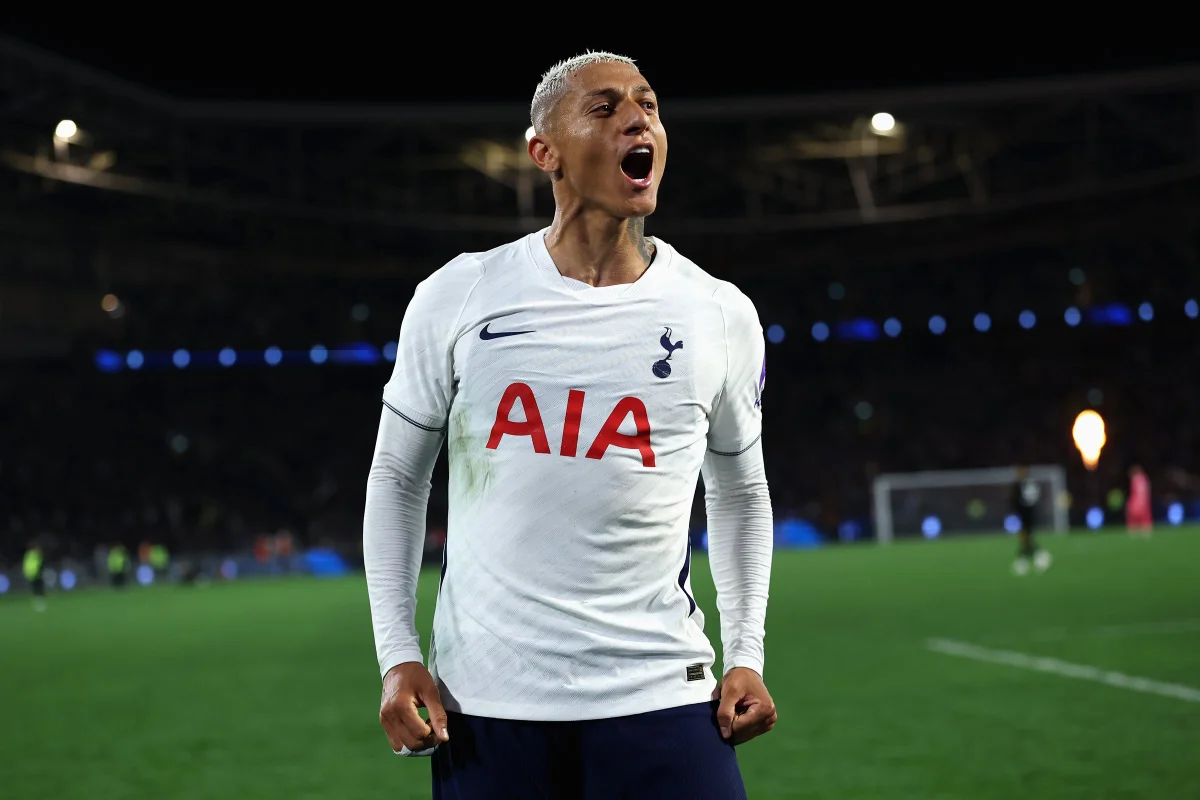 Richarlison aguarda nova proposta para deixar o Tottenham ainda nesta janela