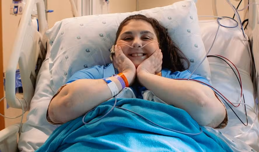 Influenciadora morre aos 31 após enfrentar doença rara