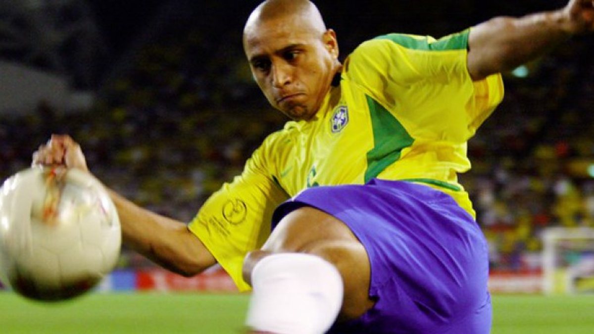 Roberto Carlos diz que perdeu 99% do dinheiro que ganhou no futebol