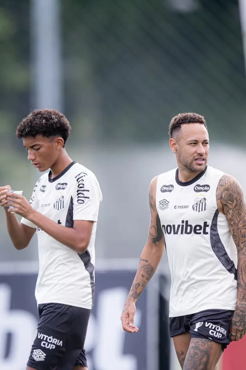 Robinho Jr acusa Neymar de agressão em treino e notifica Santos FC