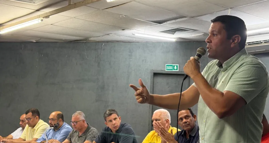 Rodrigo chega a acordo com servidores de Maceió: reajuste será de 6%