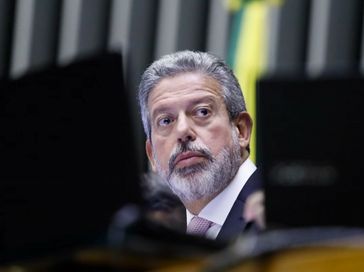 Silêncio de Lira sobre Ciro expõe distância dentro do PP