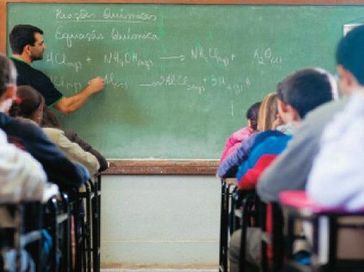 Verba da educação em AL teria bancado tratores e vaquejada